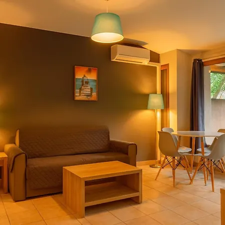 Mini Dans Calme Wifi Piscine A Pied