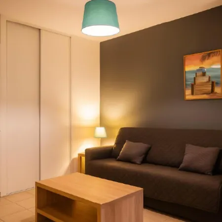 Mini Dans Calme Wifi Piscine A Pied Villa